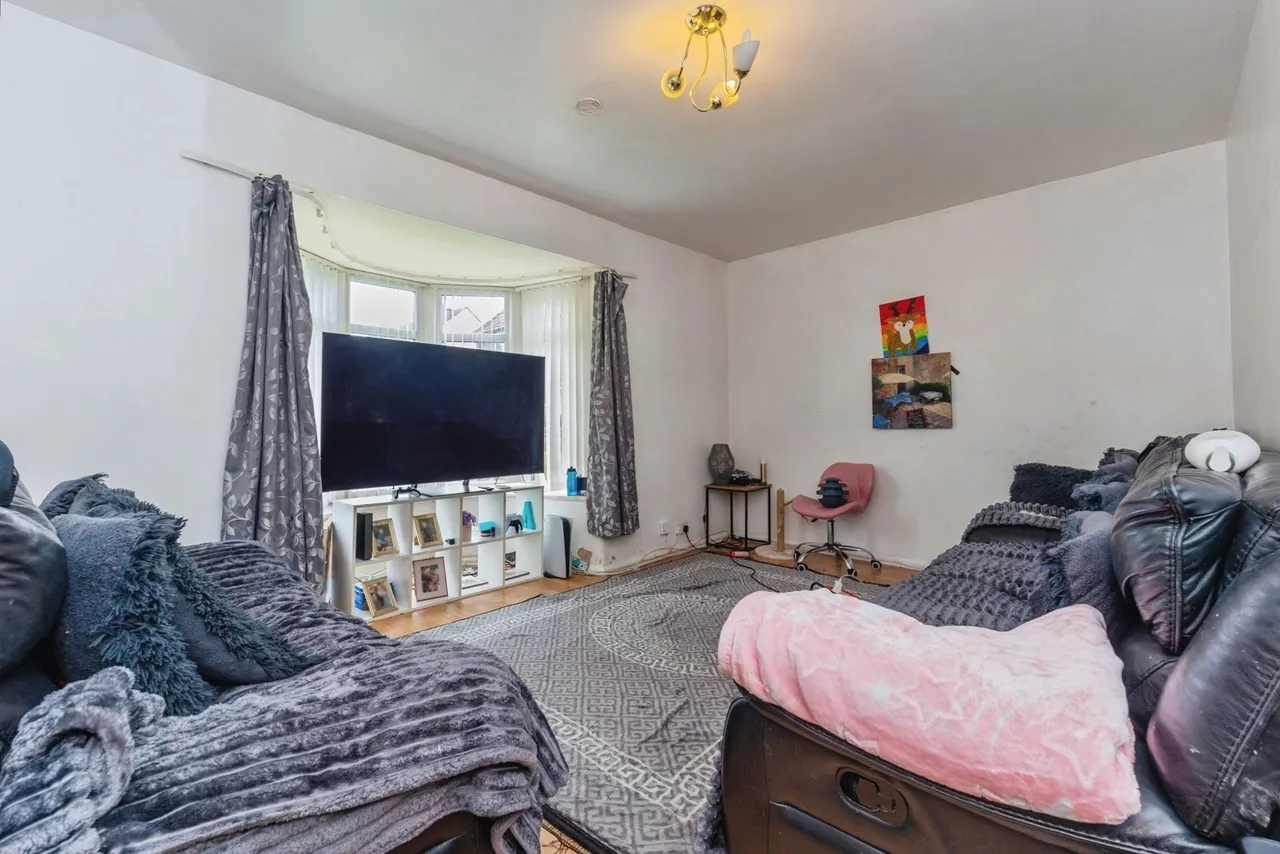 Neston Avenue, Sale, Greater Manchester, M33, photo 5
