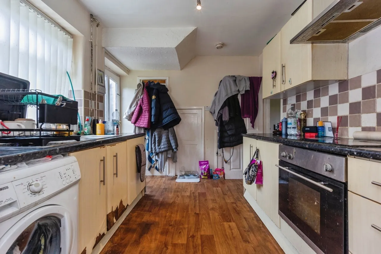 Neston Avenue, Sale, Greater Manchester, M33, photo 7