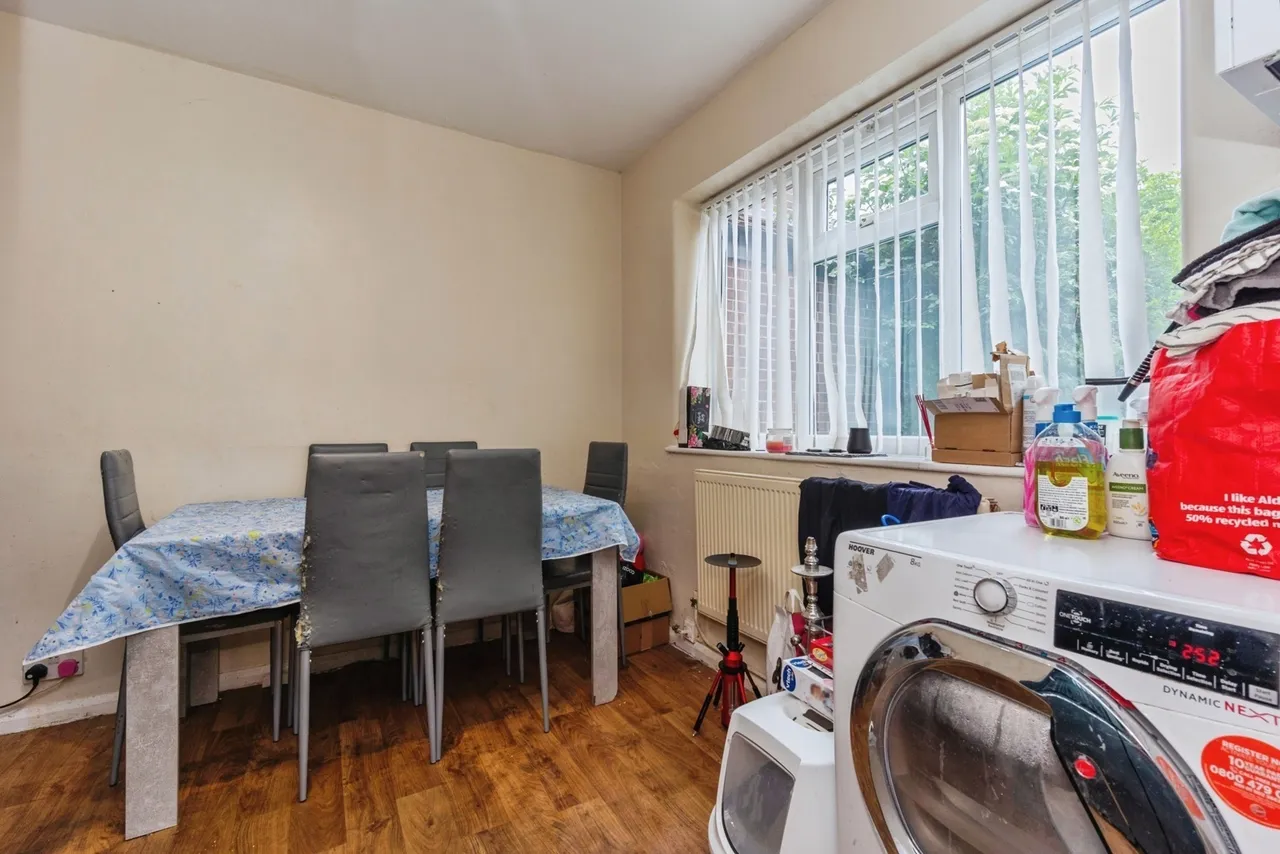 Neston Avenue, Sale, Greater Manchester, M33, photo 9