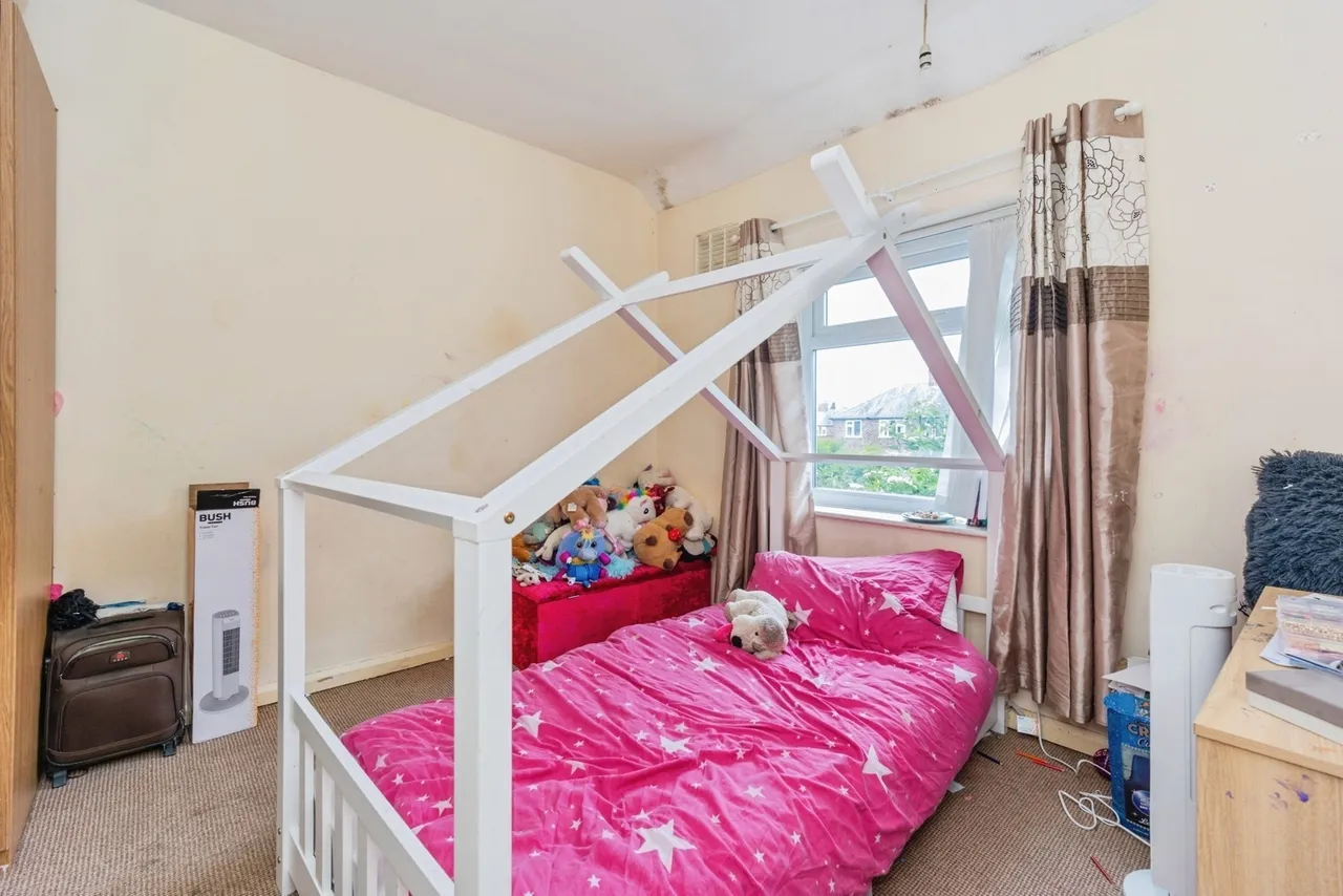 Neston Avenue, Sale, Greater Manchester, M33, photo 17