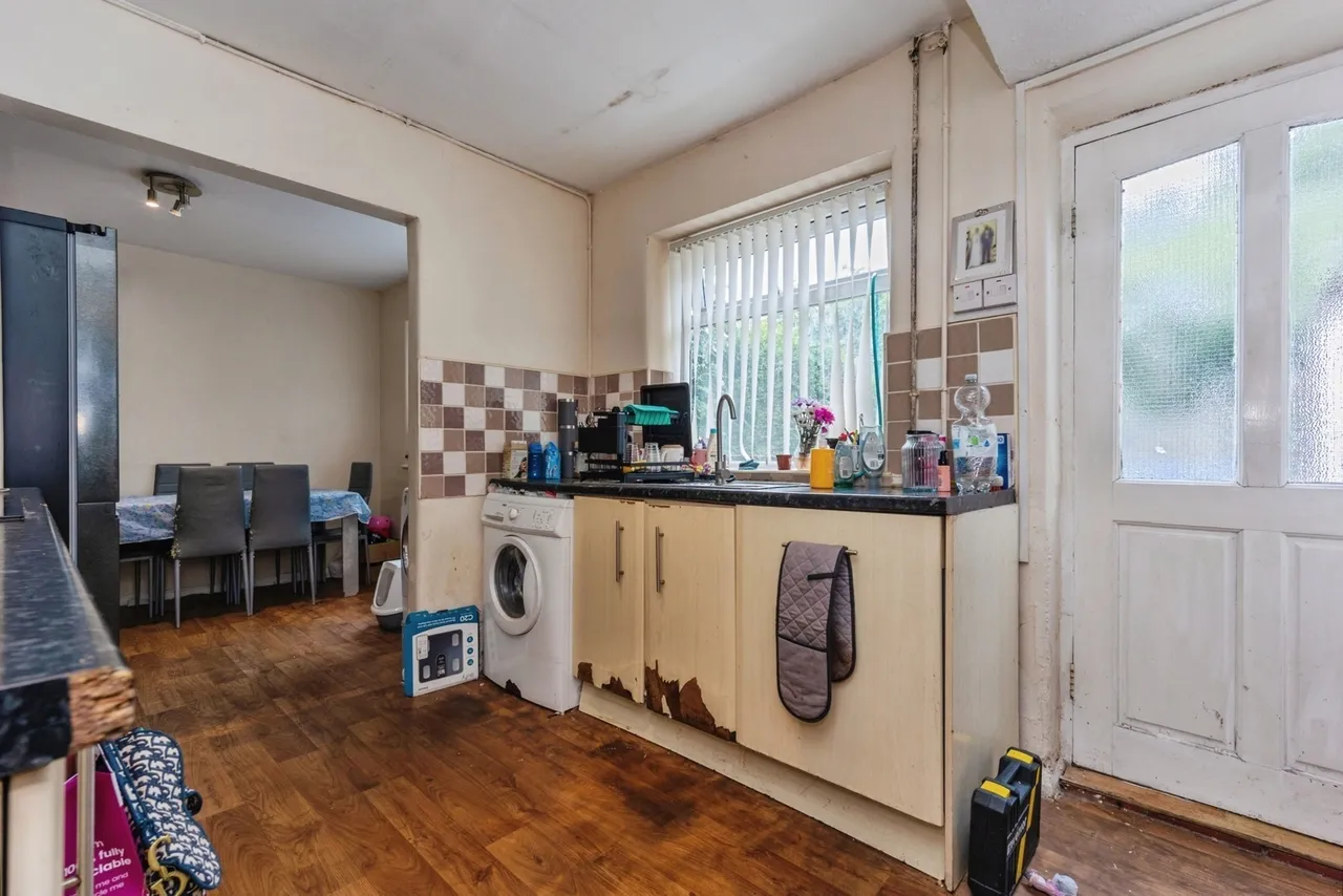 Neston Avenue, Sale, Greater Manchester, M33, photo 8