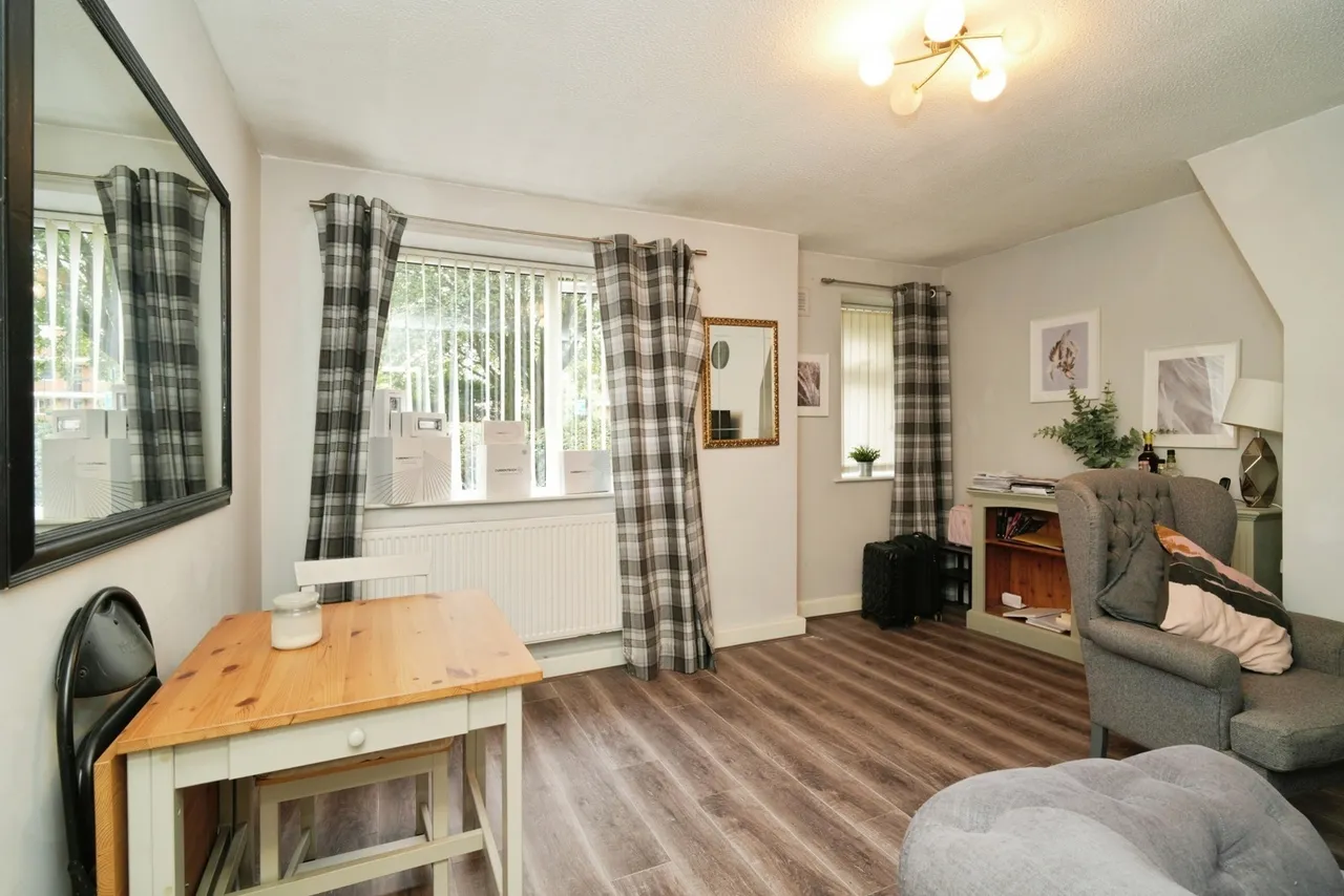Eccles New Road, Salford, Greater Manchester, M5, photo 2