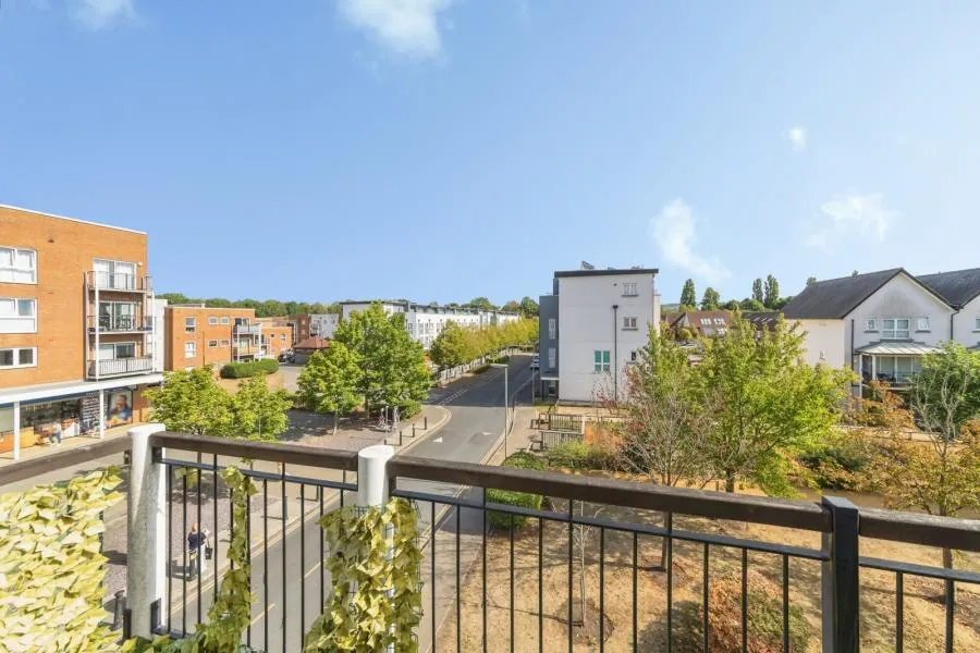 Canalside, Redhill, RH1, photo 11