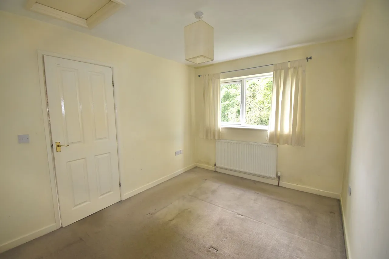 Reddish Avenue, High Peak, photo 10