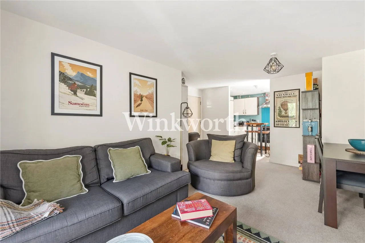 Princes Close, London, N4, photo 2