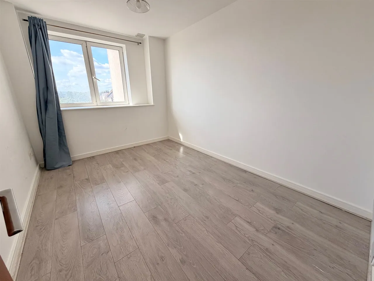 THE PINNACLE, HIGH ROAD, Romford, Essex RM6 6PN, photo 6