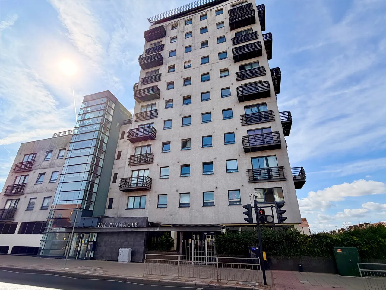 1 bed flat for sale — THE PINNACLE, HIGH ROAD, Romford, Essex RM6 6PN