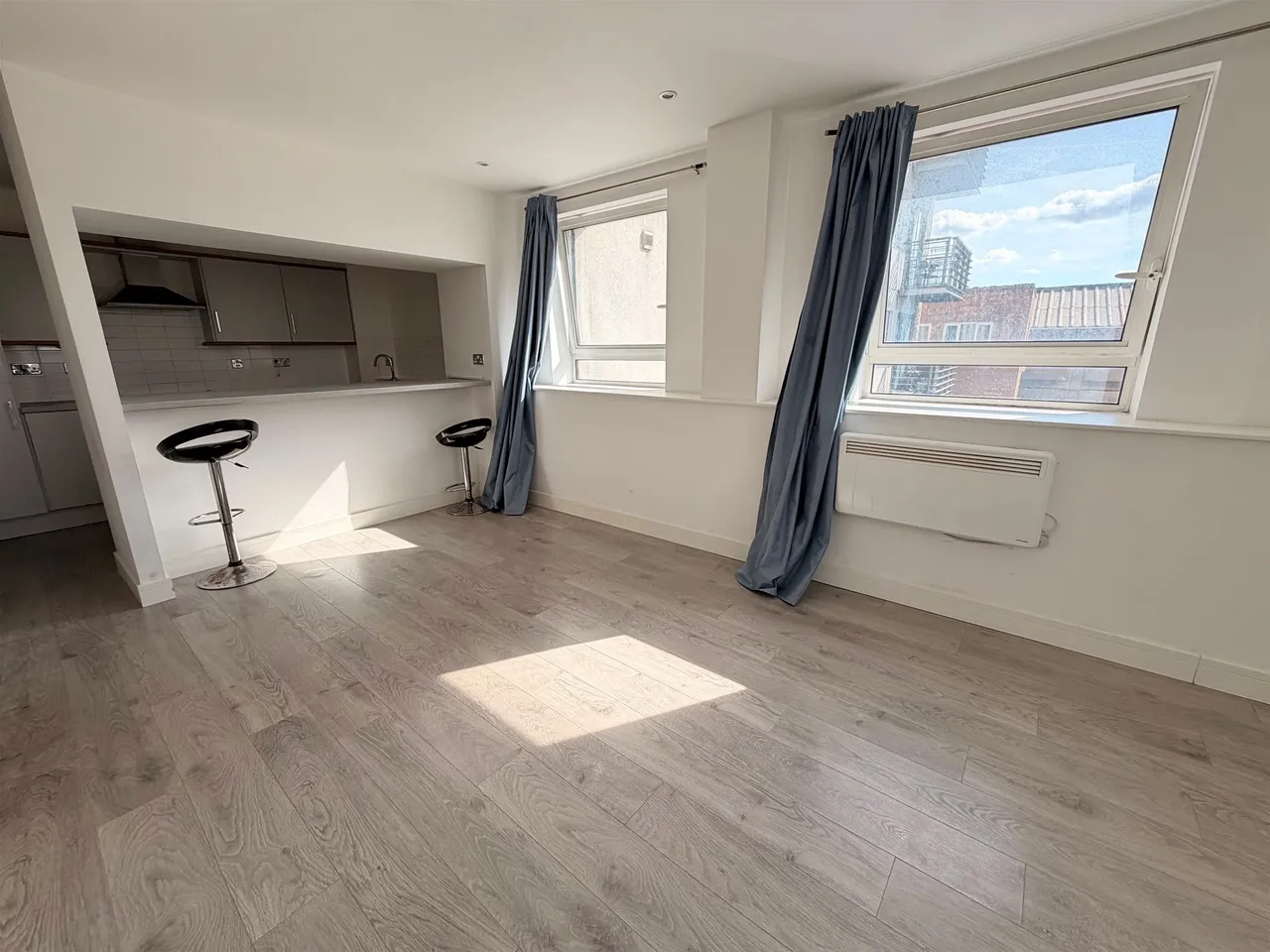 THE PINNACLE, HIGH ROAD, Romford, Essex RM6 6PN, photo 3