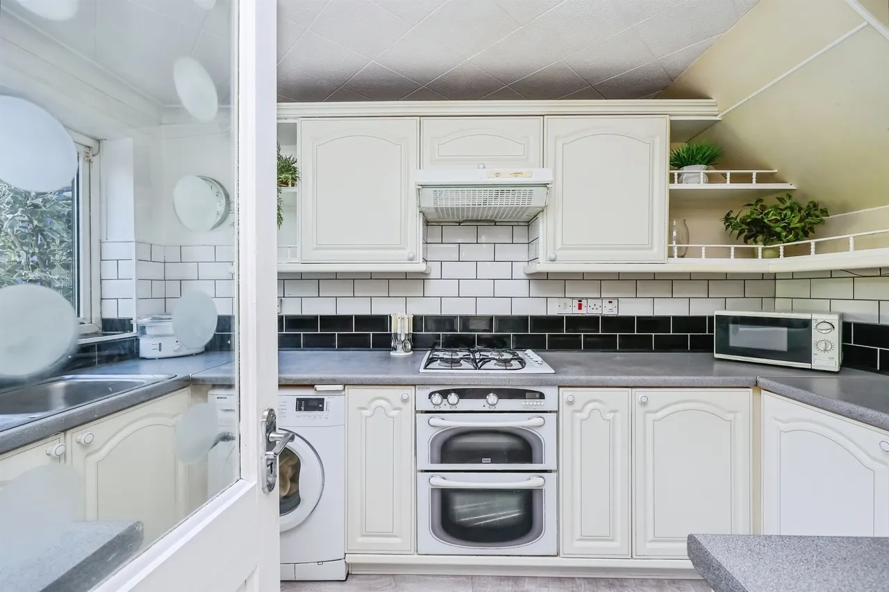 Ballerat Crescent, Nottingham, NG5, photo 10
