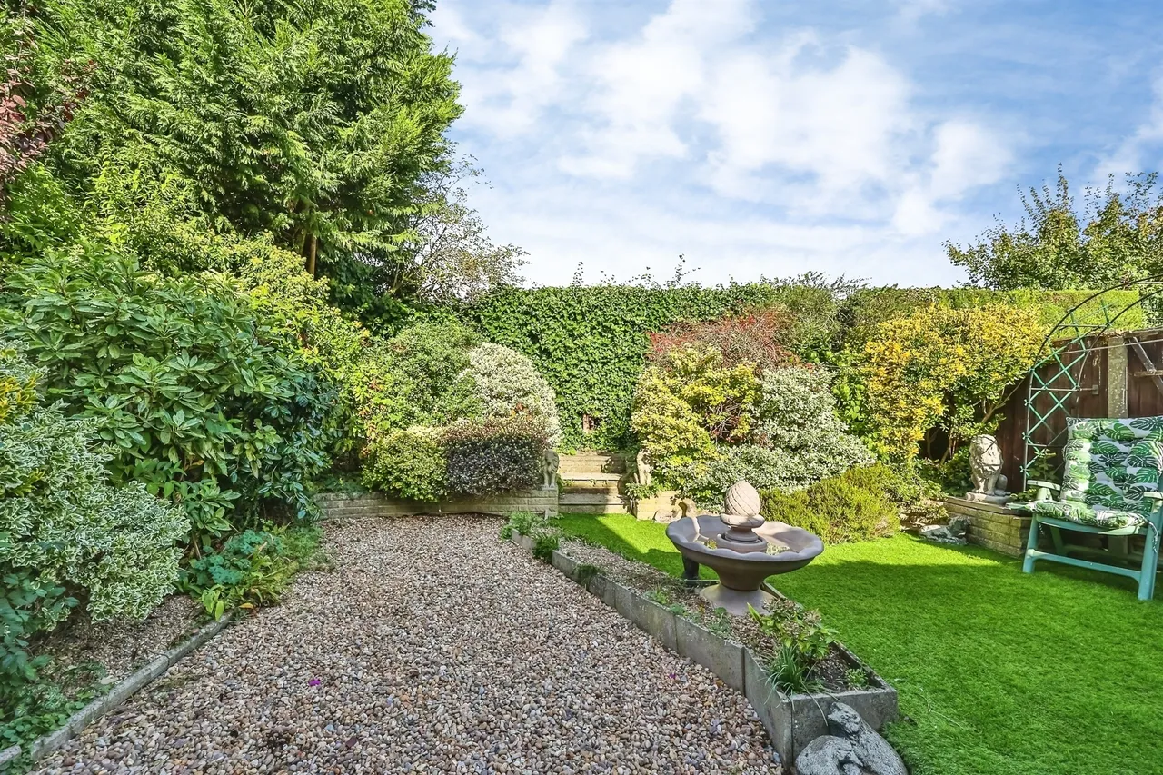 Ballerat Crescent, Nottingham, NG5, photo 30