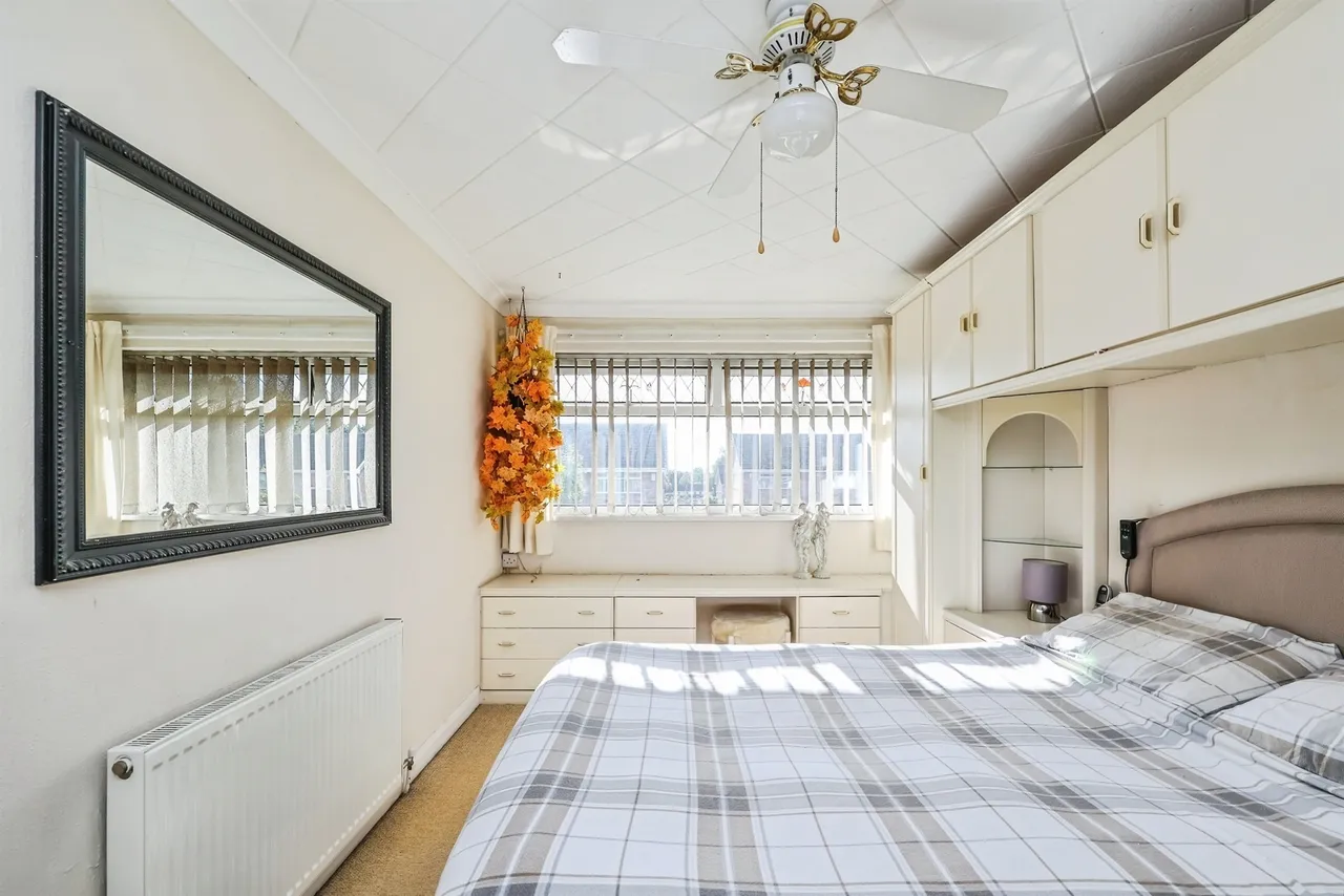 Ballerat Crescent, Nottingham, NG5, photo 15
