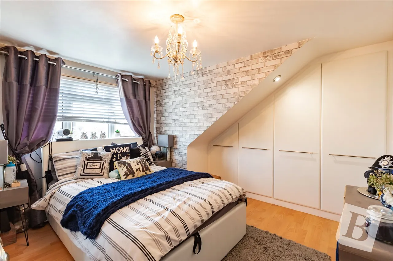 Canterbury Avenue, Upminster, RM14, photo 10