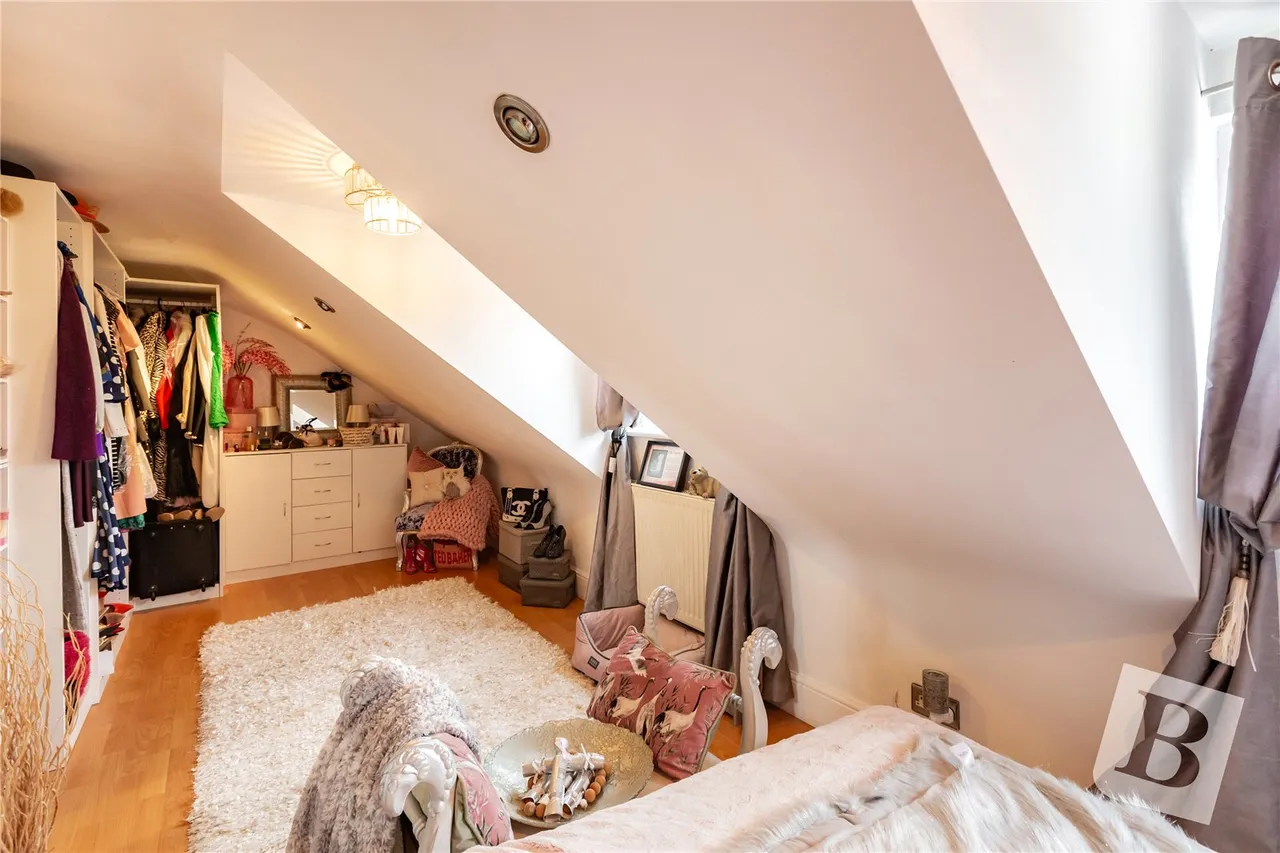 Canterbury Avenue, Upminster, RM14, photo 14