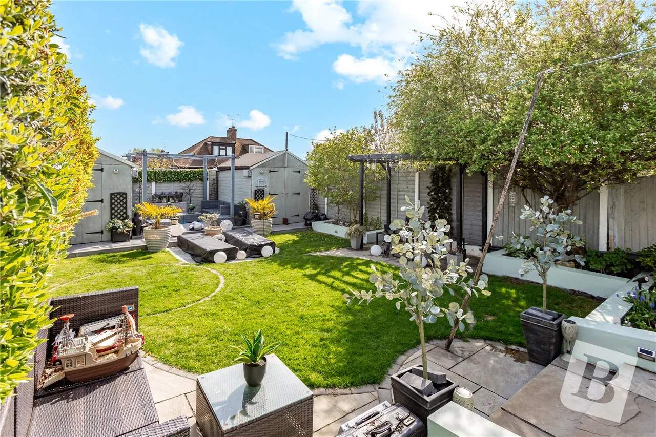 Canterbury Avenue, Upminster, RM14, photo 16