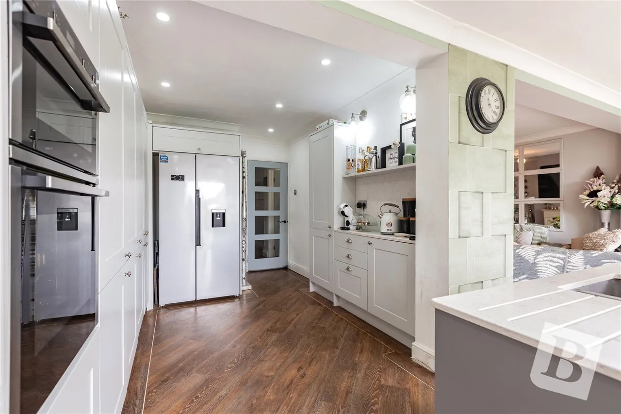 Canterbury Avenue, Upminster, RM14, photo 7