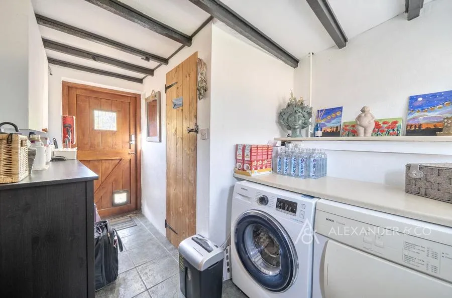 School Hill, North Marston, MK18, photo 18