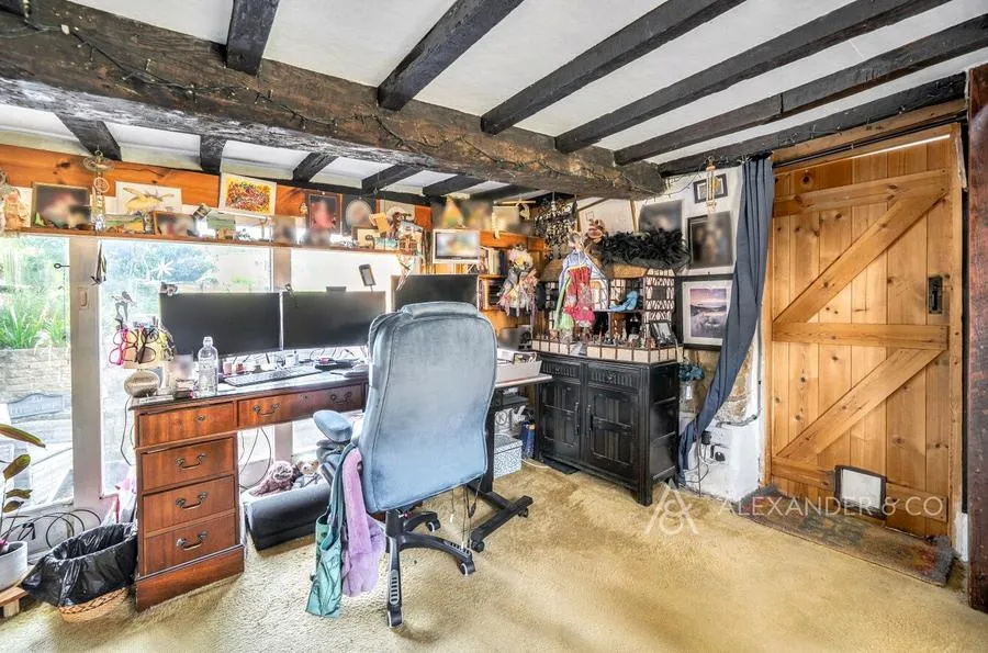 School Hill, North Marston, MK18, photo 11