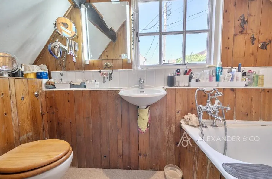School Hill, North Marston, MK18, photo 19