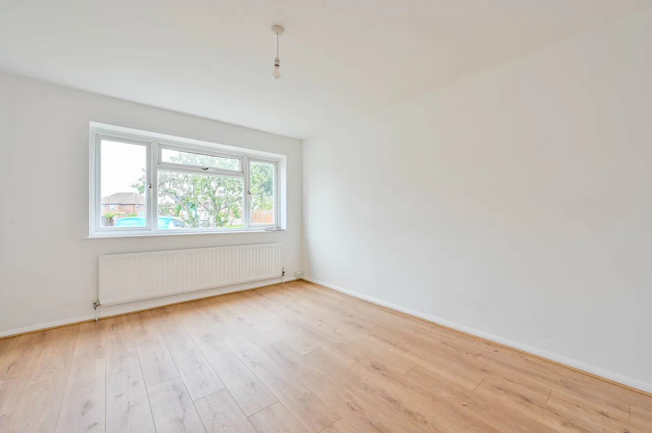 29 Bisley Close, Worcester Park, photo 5