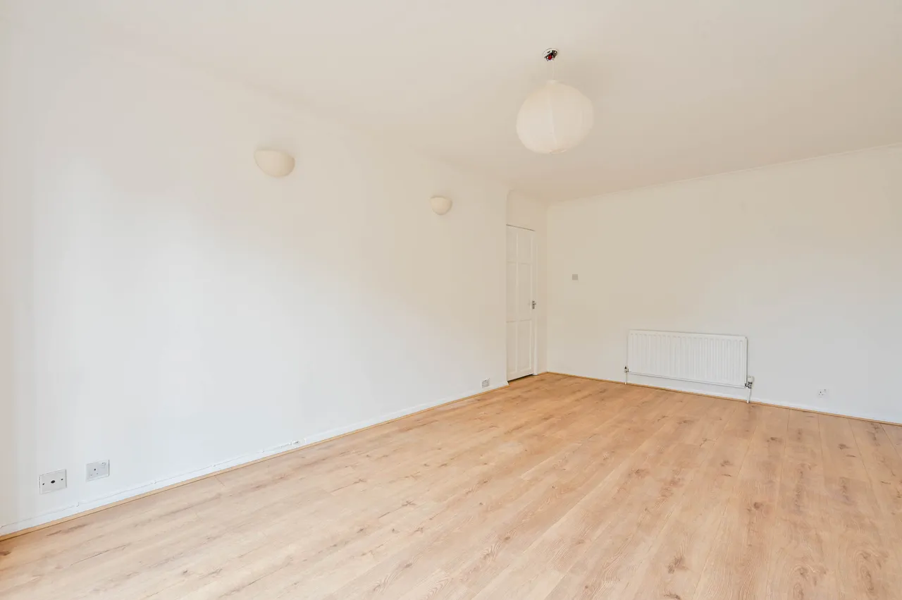 29 Bisley Close, Worcester Park, photo 6