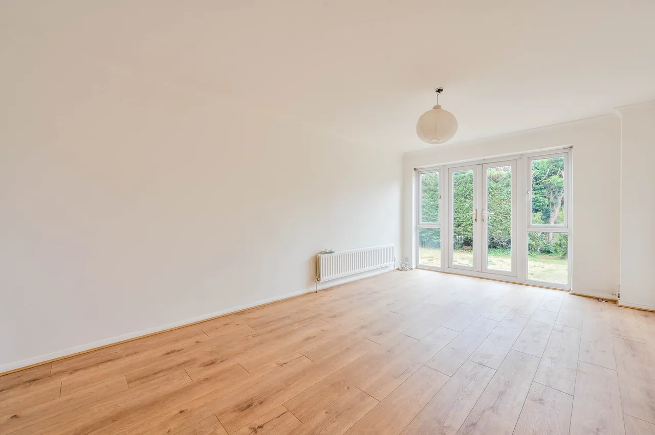 29 Bisley Close, Worcester Park, photo 2