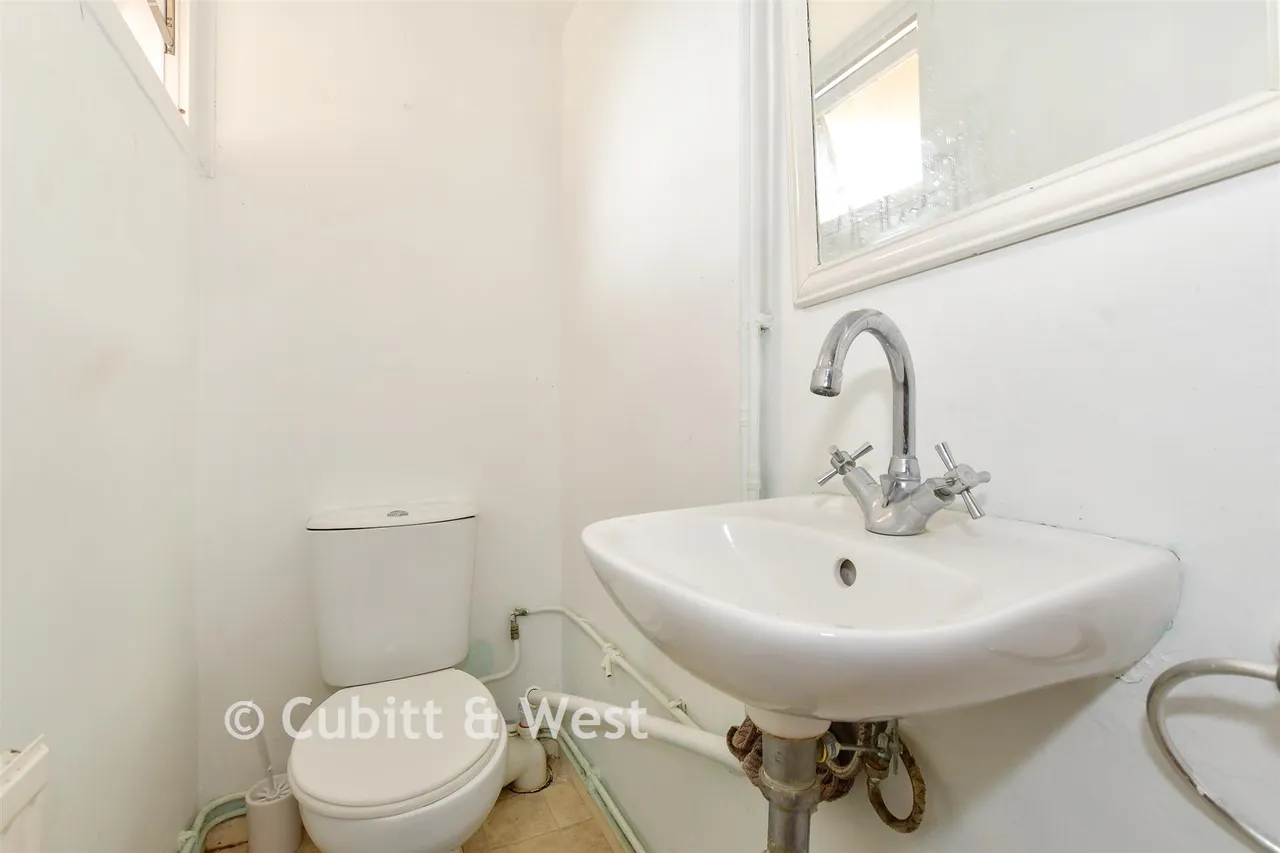 Cuckfield Close, Crawley, RH11, photo 8