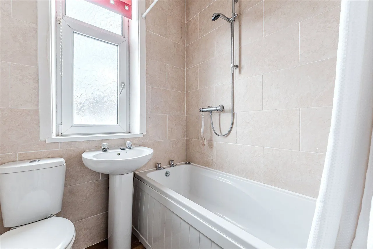 Albion Road, Bradford, BD10, photo 5