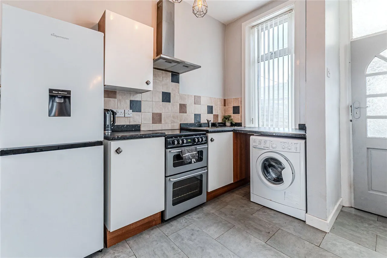 Albion Road, Bradford, BD10, photo 12