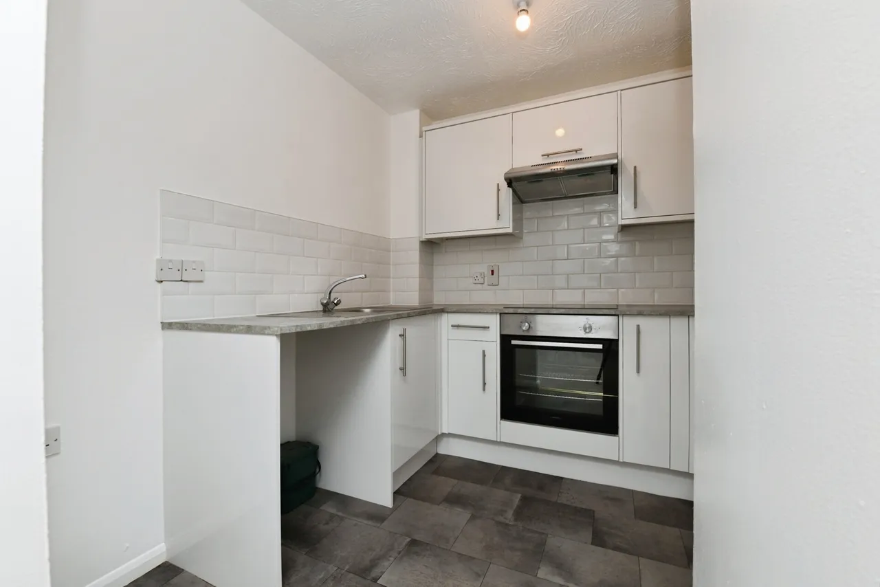 Nicholsons Grove, Colchester, Essex, CO1, photo 3