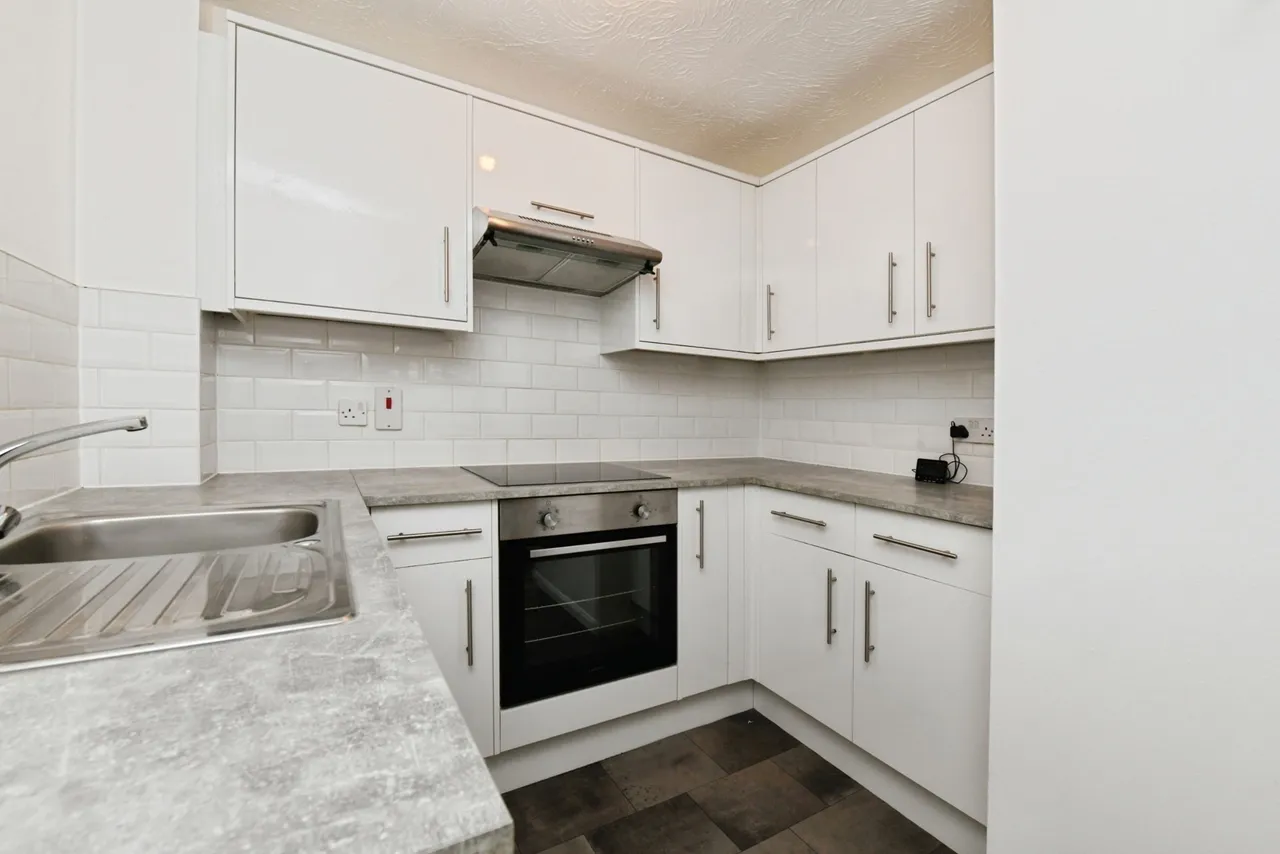 Nicholsons Grove, Colchester, Essex, CO1, photo 2