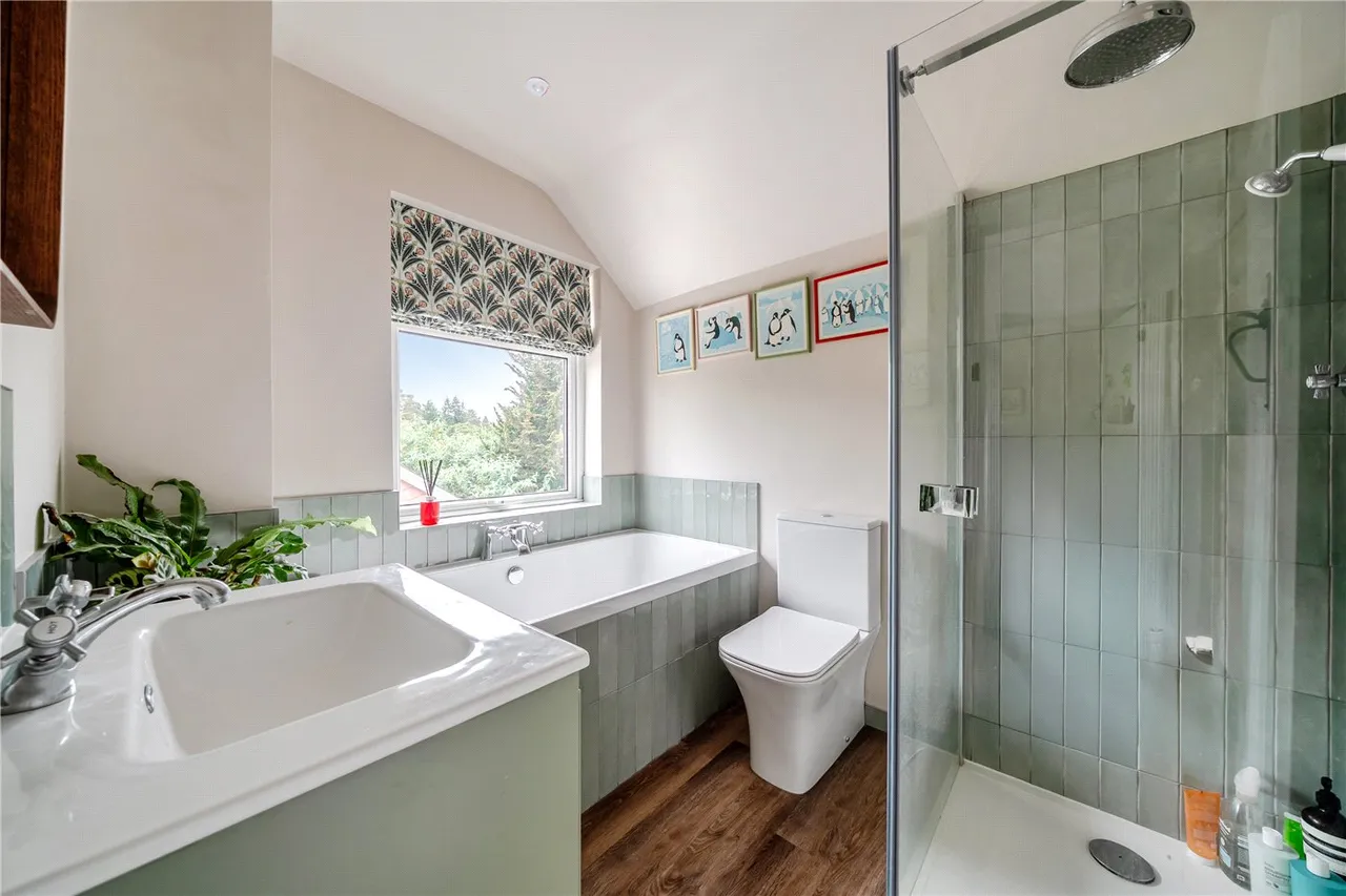 Fairview Road, Headley Down, Hampshire, GU35, photo 4