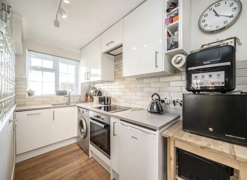 Sawyers Lawn, West Ealing, W13, photo 3