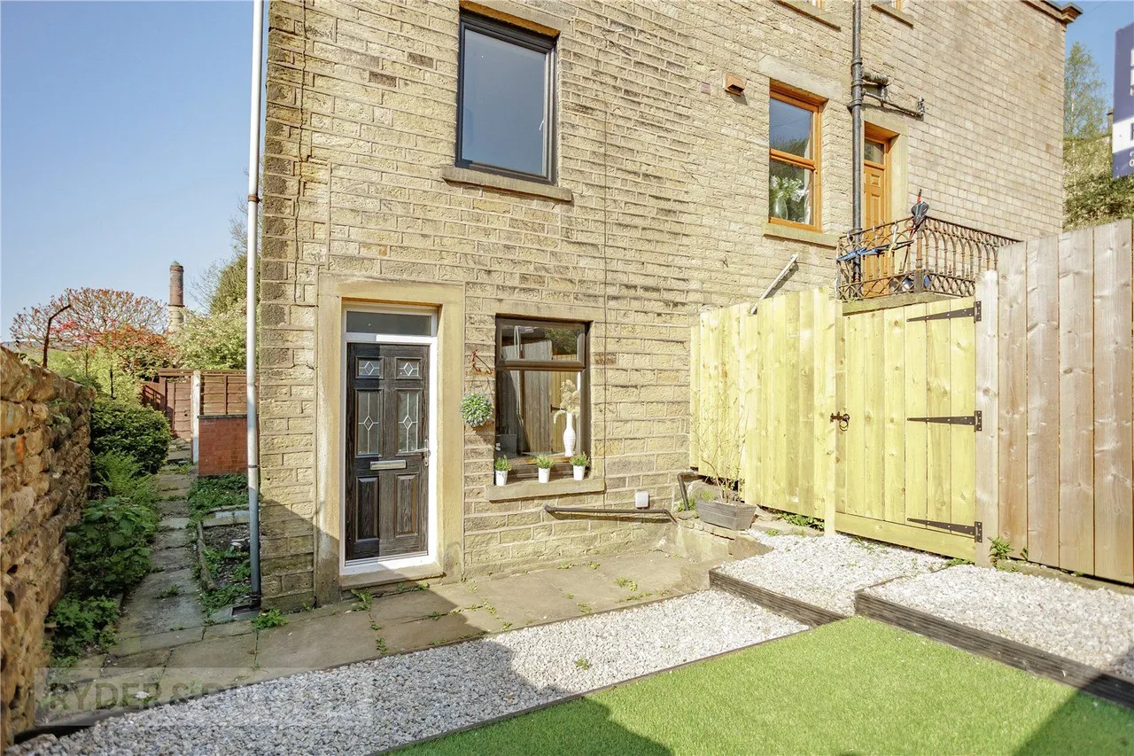 Oldham Road, Delph, OL3, photo 6