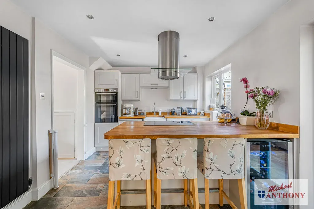 Burgess Gardens, Newport Pagnell, Buckinghamshire, MK16 0NS, photo 3