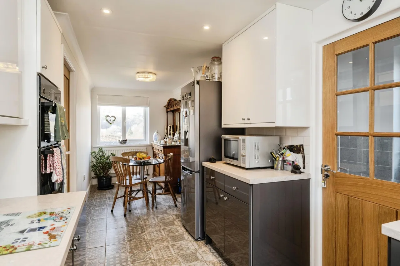 Gwerneinon Road, Sketty, Swansea, SA2, photo 6