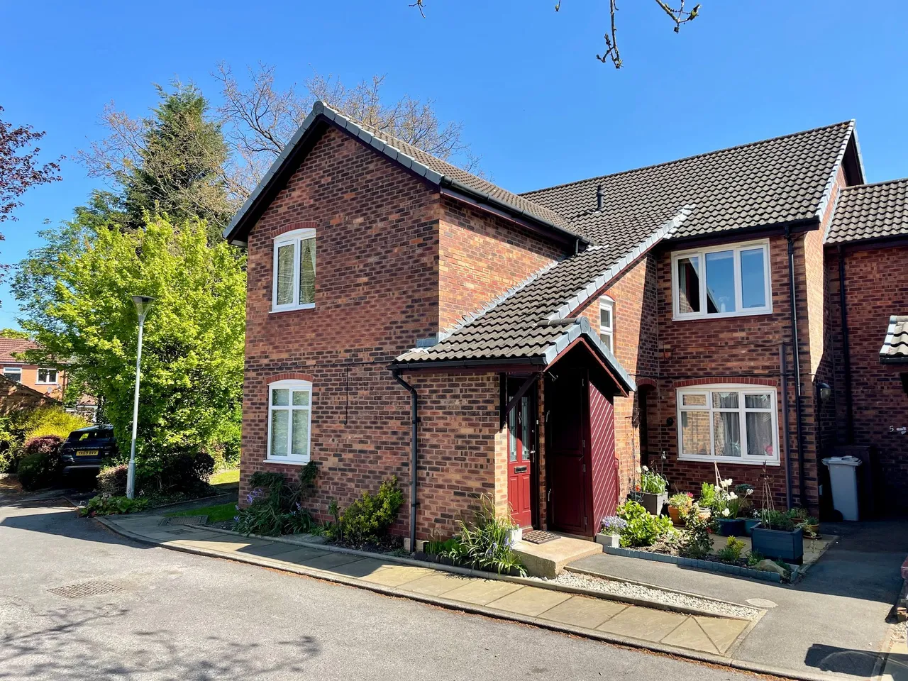 2 bed flat for sale, Nightingale Close, Wilmslow