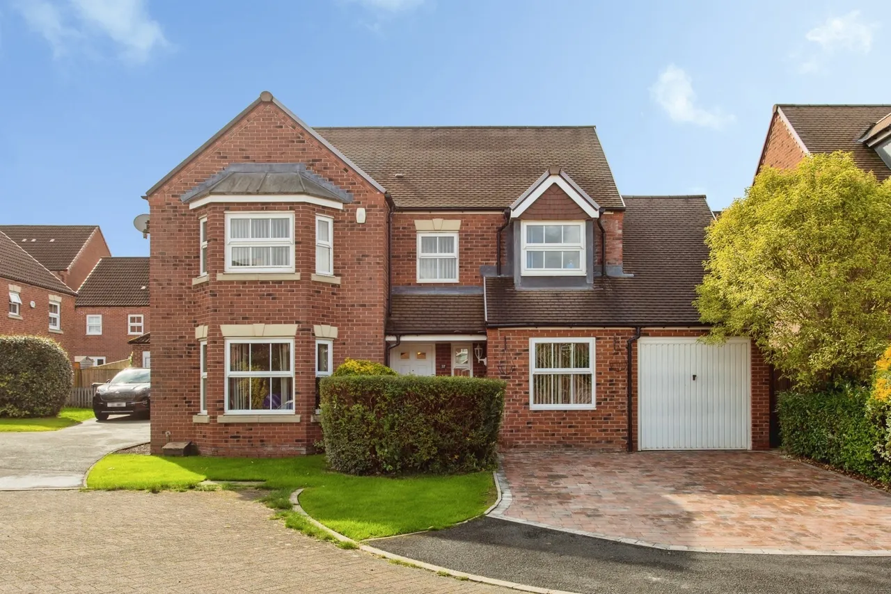 4 bed house for sale, Parish Gardens, Leyland, PR25
