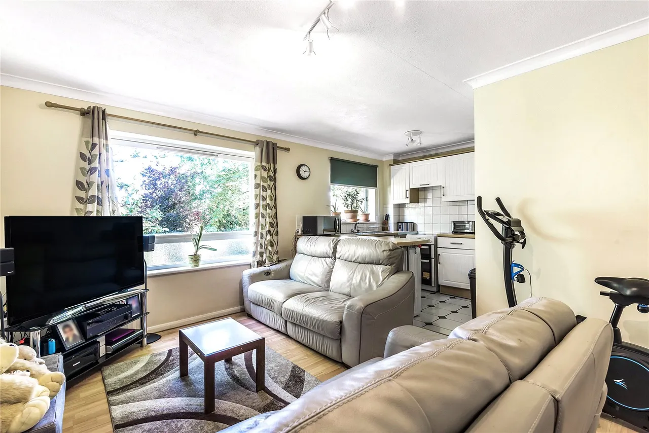 Church Road, Addlestone, KT15, photo 7