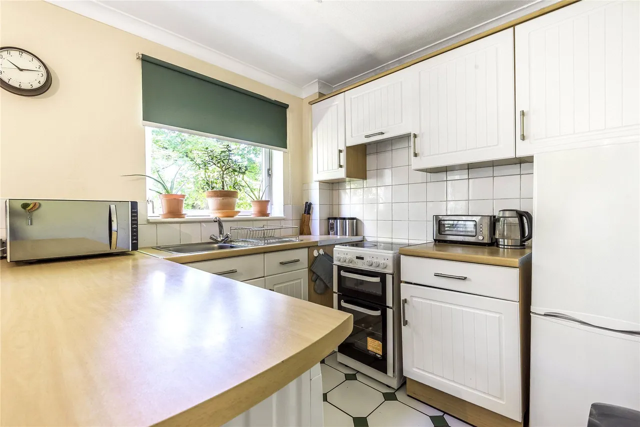Church Road, Addlestone, KT15, photo 2