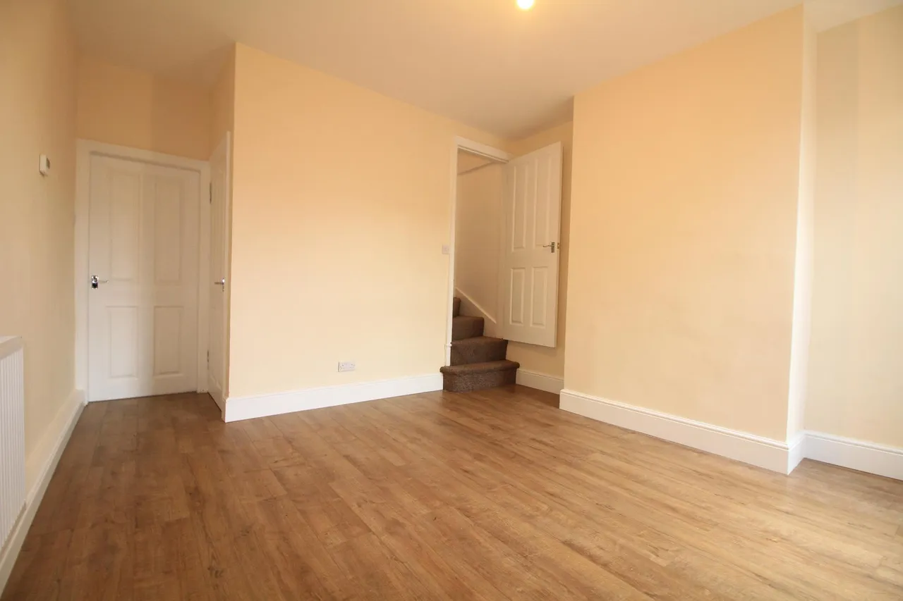 Broomhill Road, Nottingham, NG6, photo 6