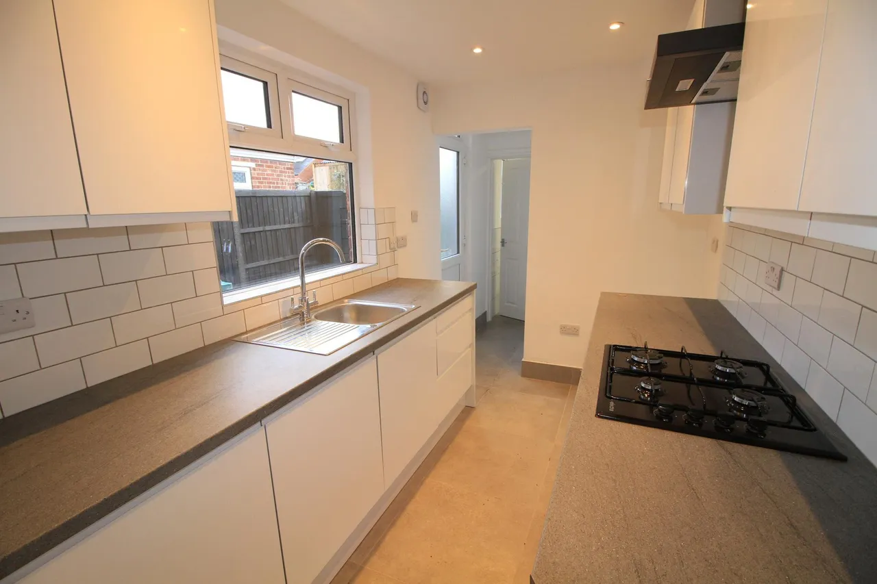 Broomhill Road, Nottingham, NG6, photo 2