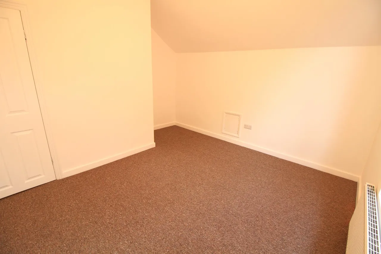 Broomhill Road, Nottingham, NG6, photo 15