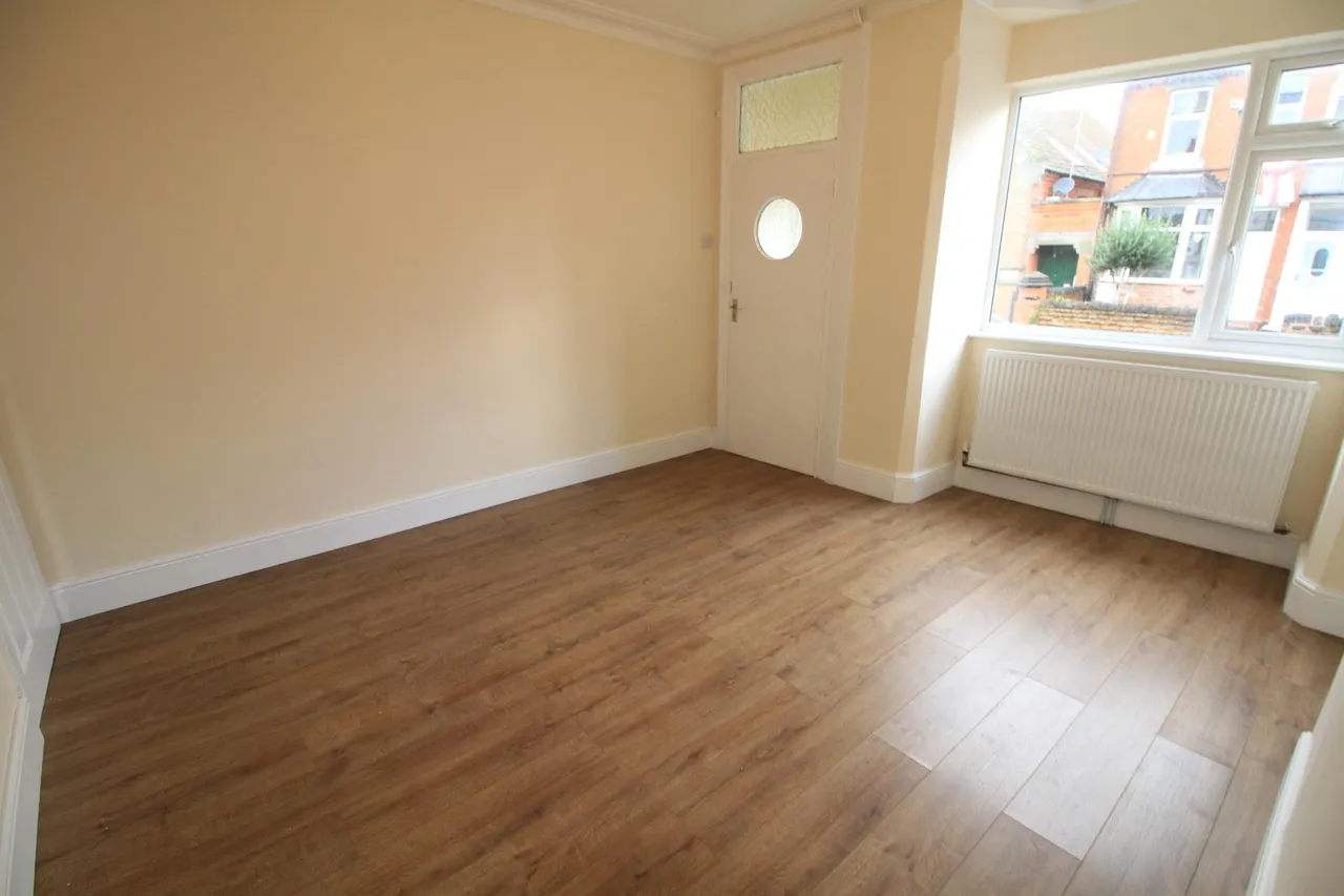 Broomhill Road, Nottingham, NG6, photo 8