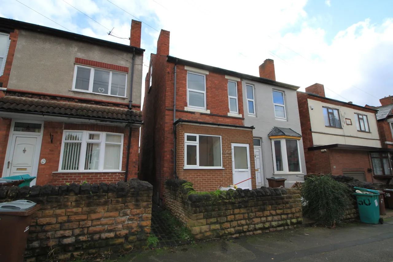 3 bed house to rent, Broomhill Road, Nottingham, NG6
