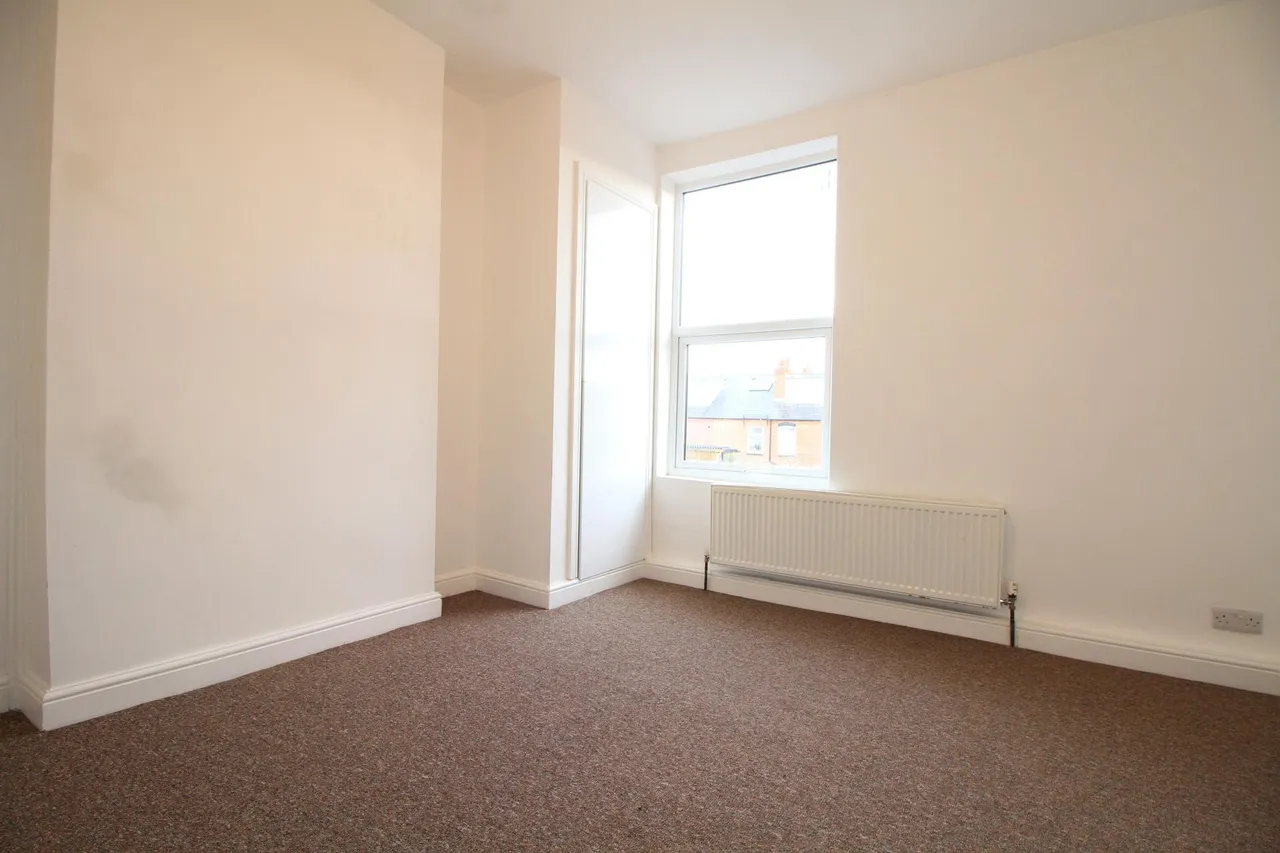 Broomhill Road, Nottingham, NG6, photo 13