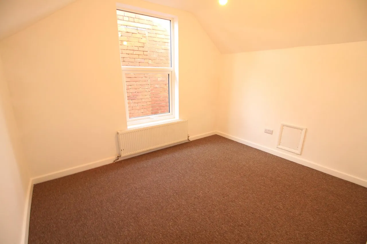 Broomhill Road, Nottingham, NG6, photo 14