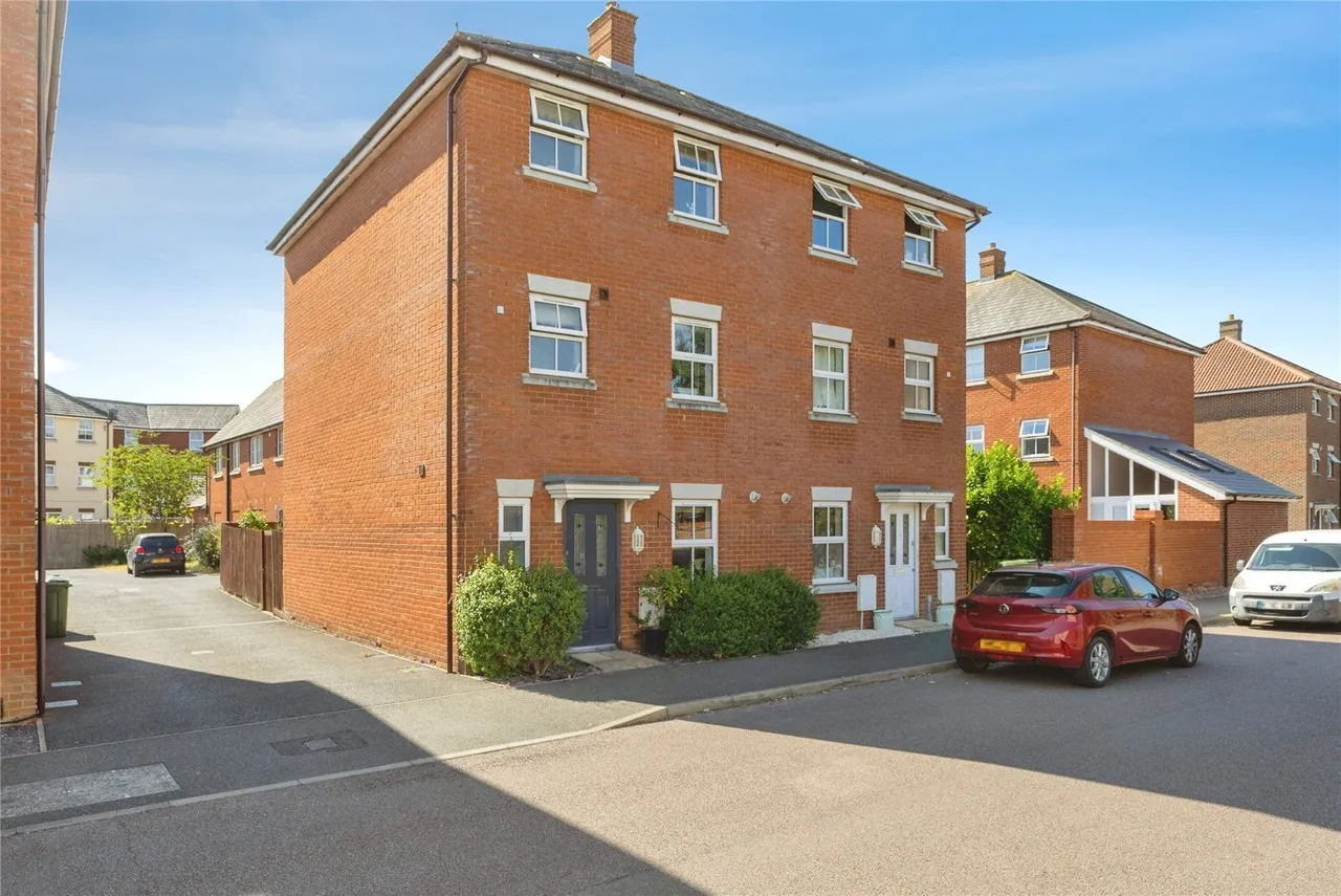 4 bed house for sale — Greenland Avenue, Wymondham, Norfolk, NR18