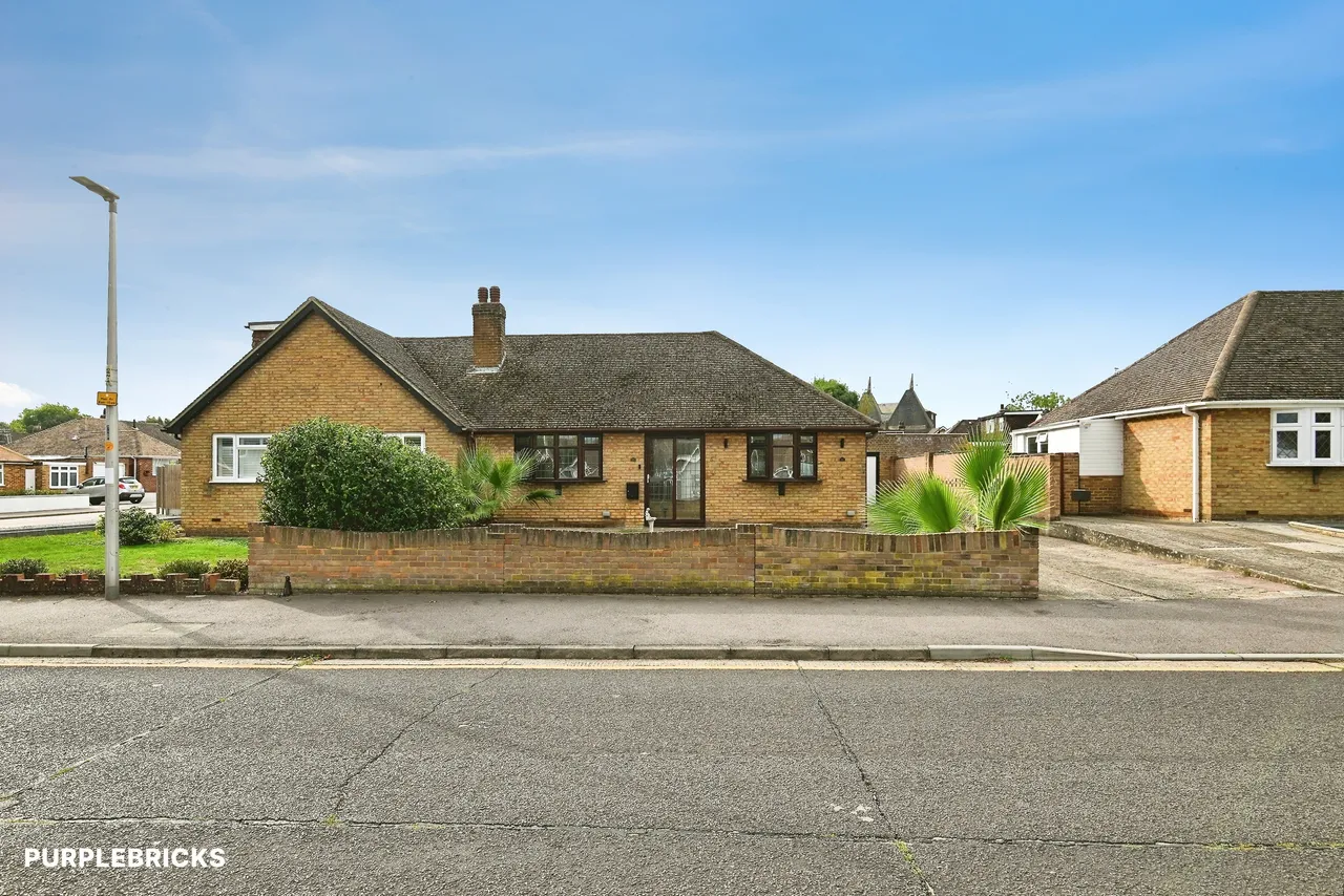 3 bed house for sale, Childscroft Road, Gillingham, ME8