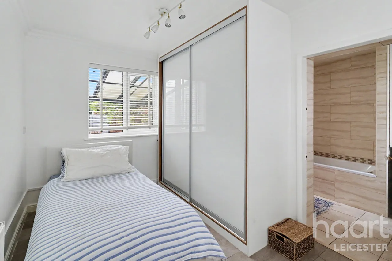 Durston Close, Leicester, LE5, photo 17