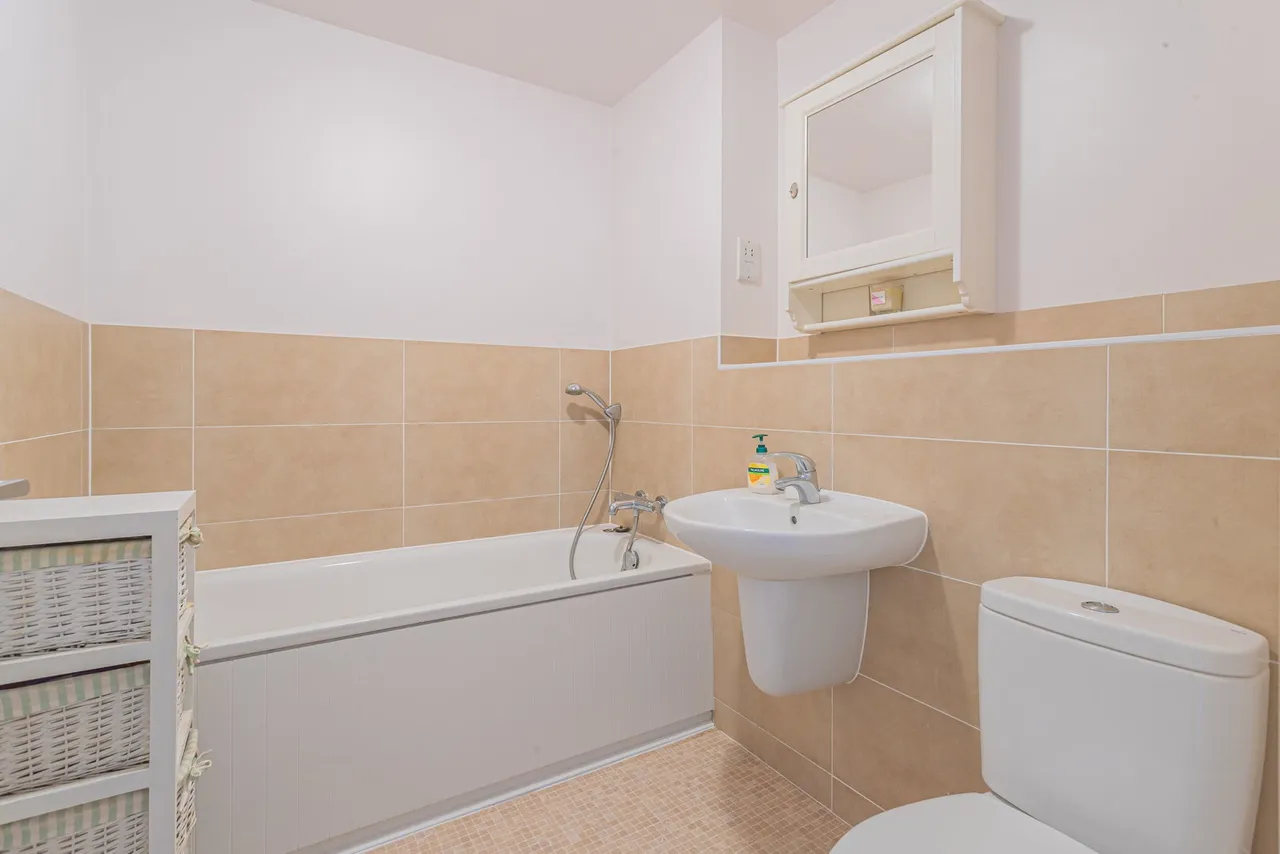 Hardie Close, Tetbury, GL8, photo 23